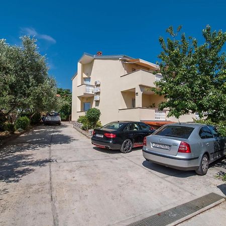 קרק Apartments Bogdanic Krk I מראה חיצוני תמונה