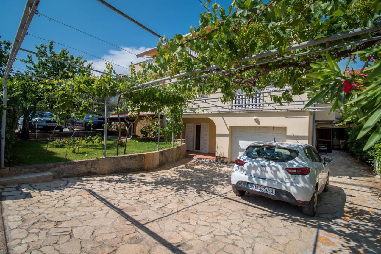 קרק Apartments Bogdanic Krk I מראה חיצוני תמונה
