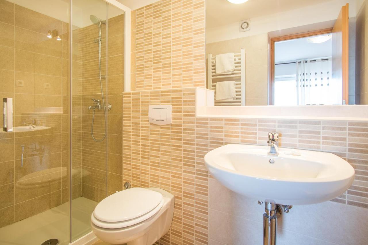 קרק Apartments Bogdanic Krk I מראה חיצוני תמונה