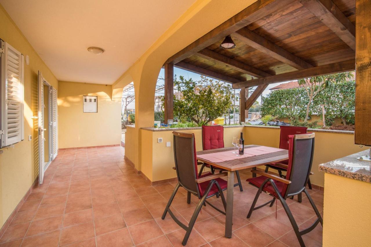 קרק Apartments Bogdanic Krk I מראה חיצוני תמונה